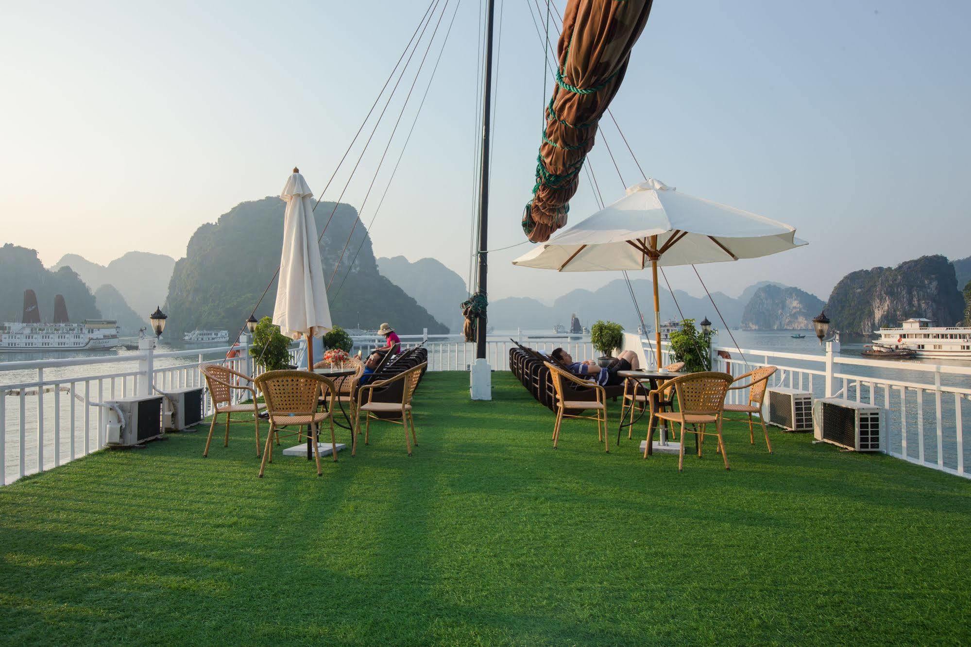 فندق Flamingo Luxury Cruises ها لونغ المظهر الخارجي الصورة